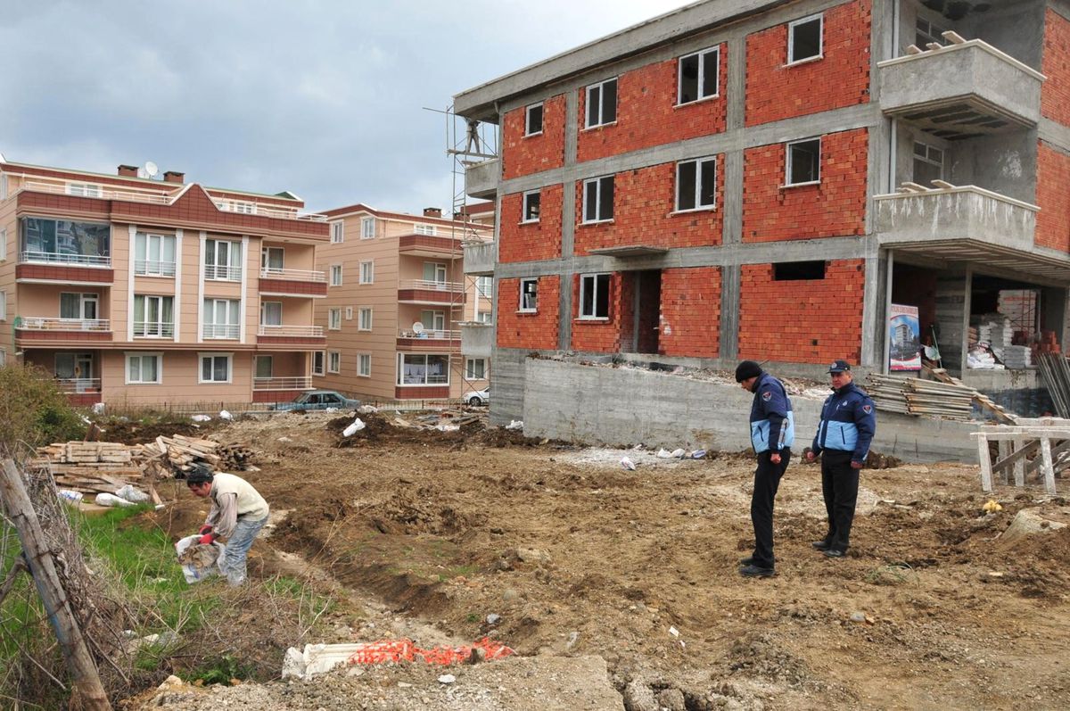 Zabıtadan Müteahhitlere Uyarı