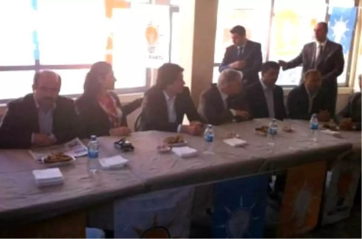 Ak Partili Vekiller Vatandaşların Sorunlarını Dinledi