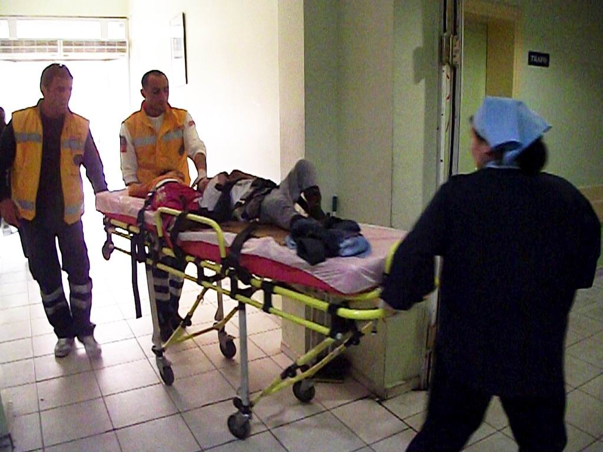 Altınova'da Trafik Canavarı 4 Kişilik Depremzede Aileyi Az Daha Yok Ediyordu
