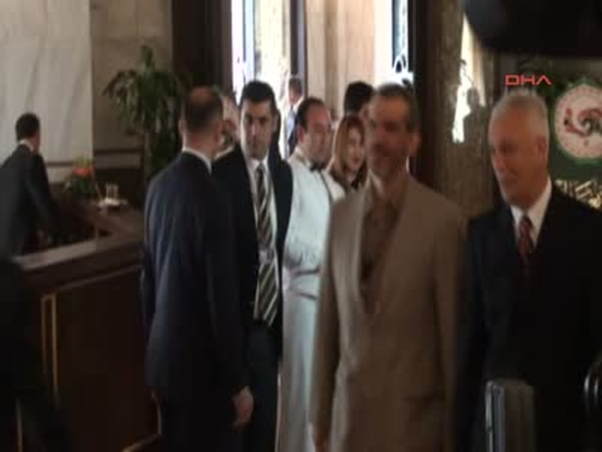 Arap Birliği Zirvesi\'nde Liderler Suriye Barış Planını Görüşüyor