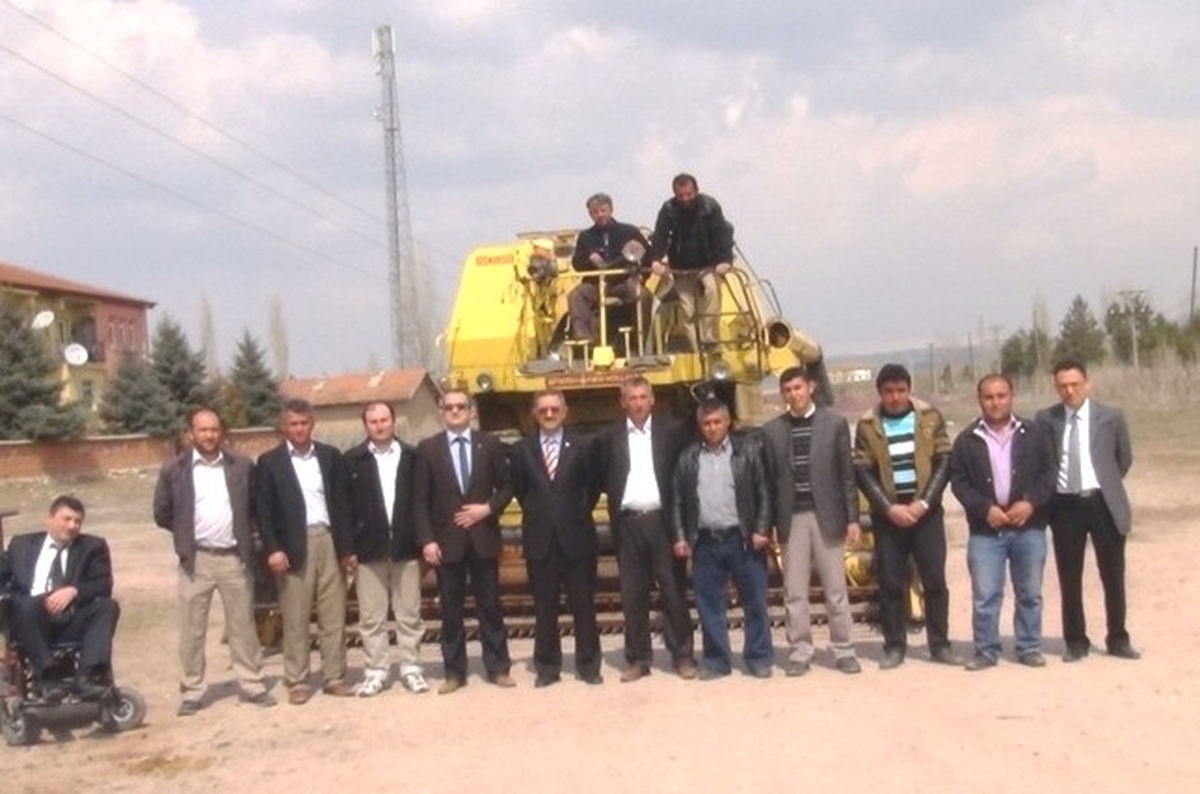 Aslanapa\'da "Biçerdöver Operatörü Yetiştirme Kursu" Tamamlandı