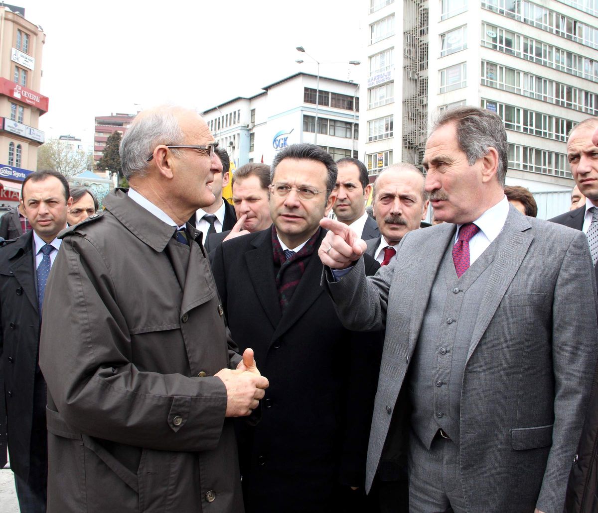Bakan Günay\'dan "Dikey Avm" Eleştirisi