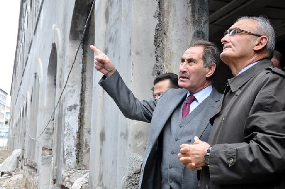 Bakan Günay: Dikey Avm\'ler Kentlerin Tarihi Dokusuyla Bağdaşmıyor