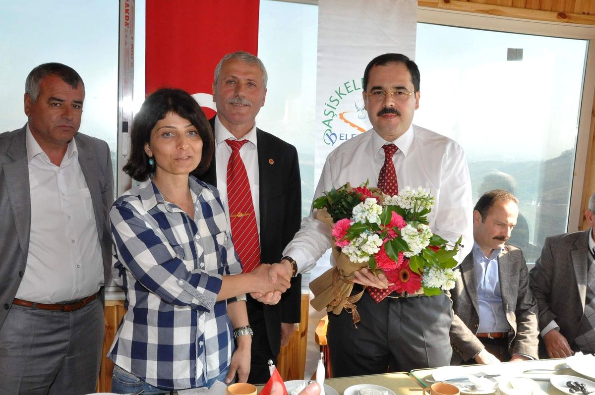 Başiskeleli Muhtarlar Başkan Ayaz\'dan Çok Memnun