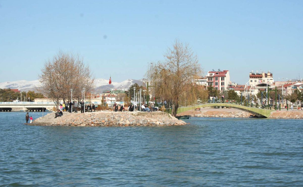 Beyşehir Gölü\'nde Sular Yükseliyor, Adalar Küçülüyor