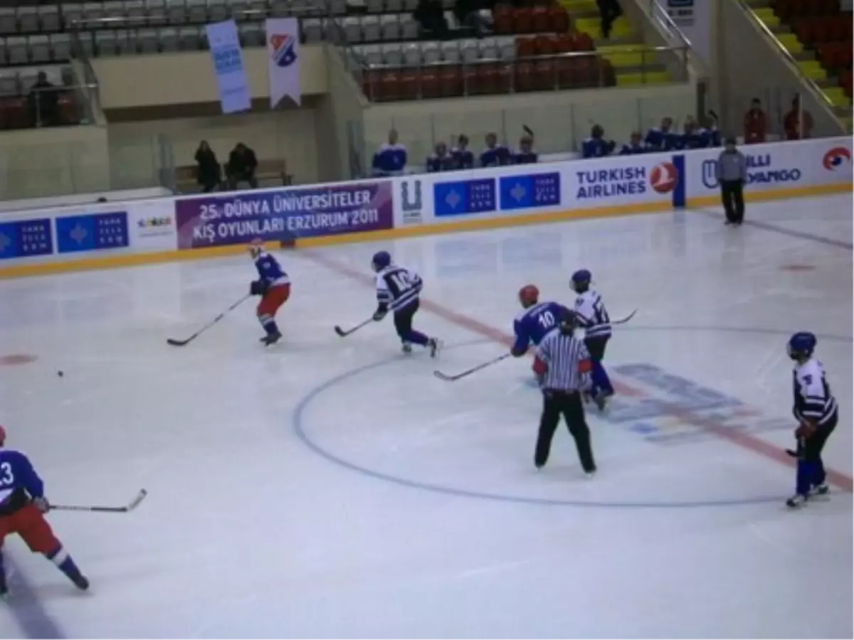 Buz Hokeyinde Gençlikspor Galip