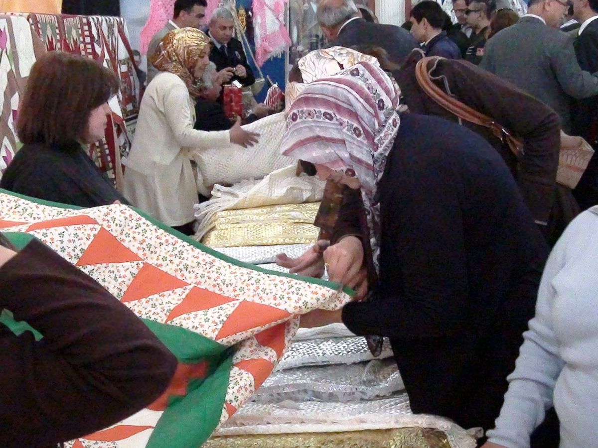 Ceyhan\'dan Van\'daki 101 Genç Kıza 101 Çeyizlik