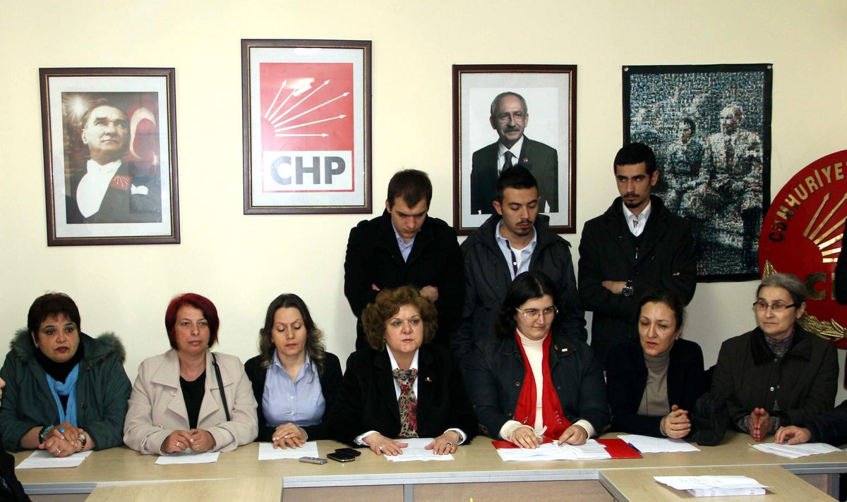 CHP Kadın Kolları Başkanı Görevden Alındı