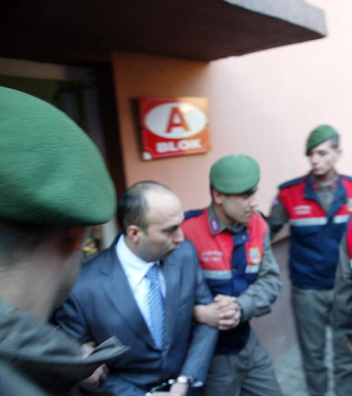Eski Eşi Yaralamaya 11 Yıl 7 Ay 29 Gün Hapis Cezası