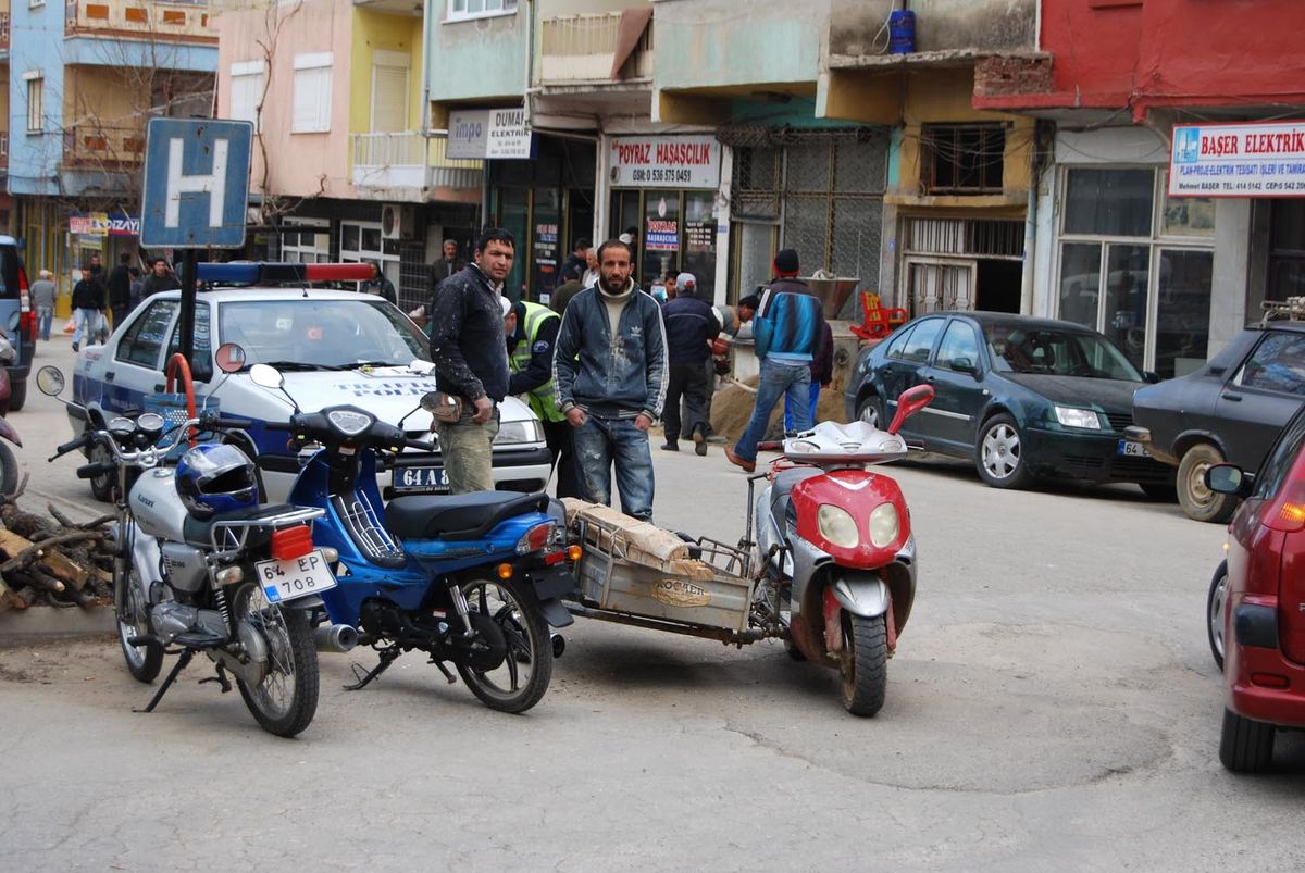 Eşme\'de Motosiklet Sürücülerine Ceza