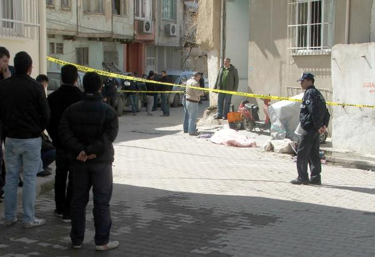 Felçli Kadın Evde Çıkan Yangında Dumandan Zehirlenerek Öldü