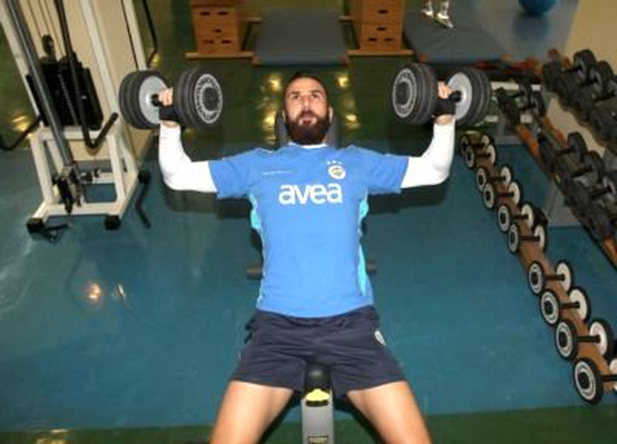 Fenerbahçe\'de Trabzonspor Maçı Hazırlıkları Sürüyor