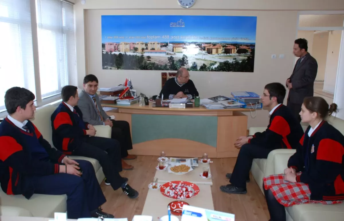 Gediz Fen Lisesi Öğrencileri Başkan Saraoğlu\'nu Ziyaret Etti