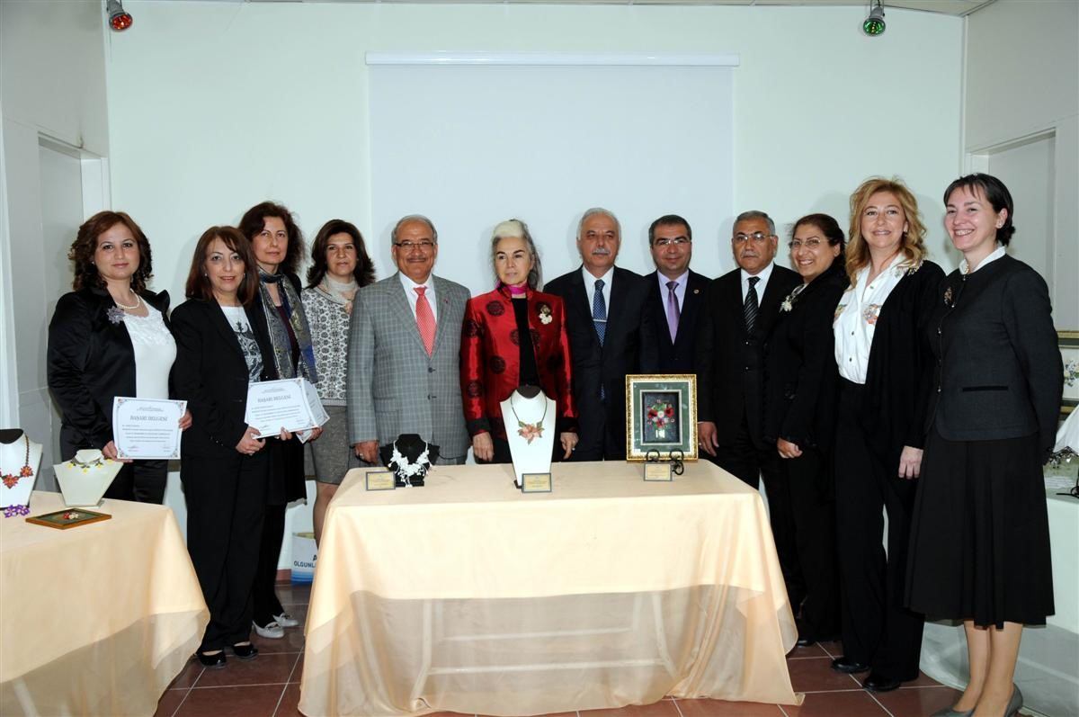"İğneyle Oyalanalım" Yarışmasında İlk 3\'e Tarsuslular Girdi