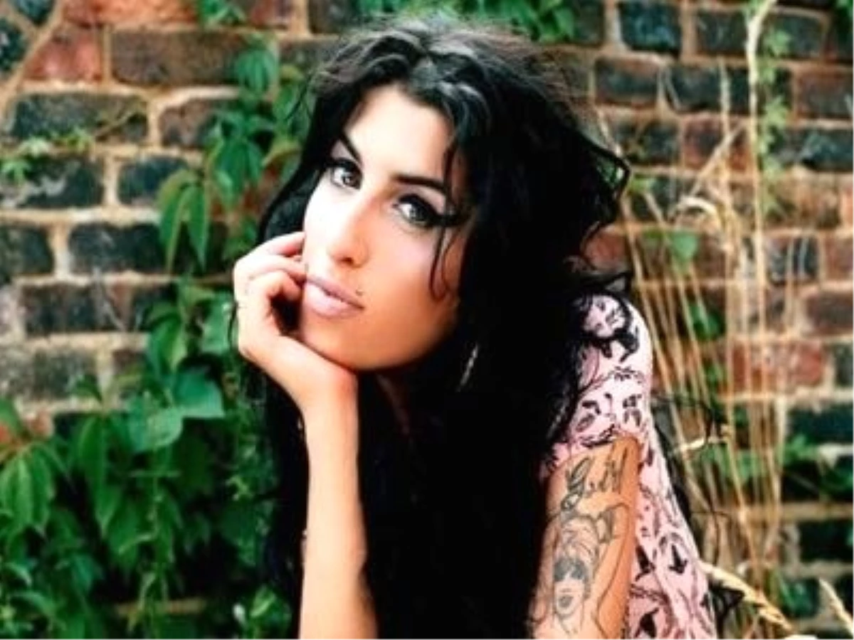 İngiliz Şarkıcı Amy Winehouse Ailesine 4,6 Milyon Dolarlık Servet Bıraktı