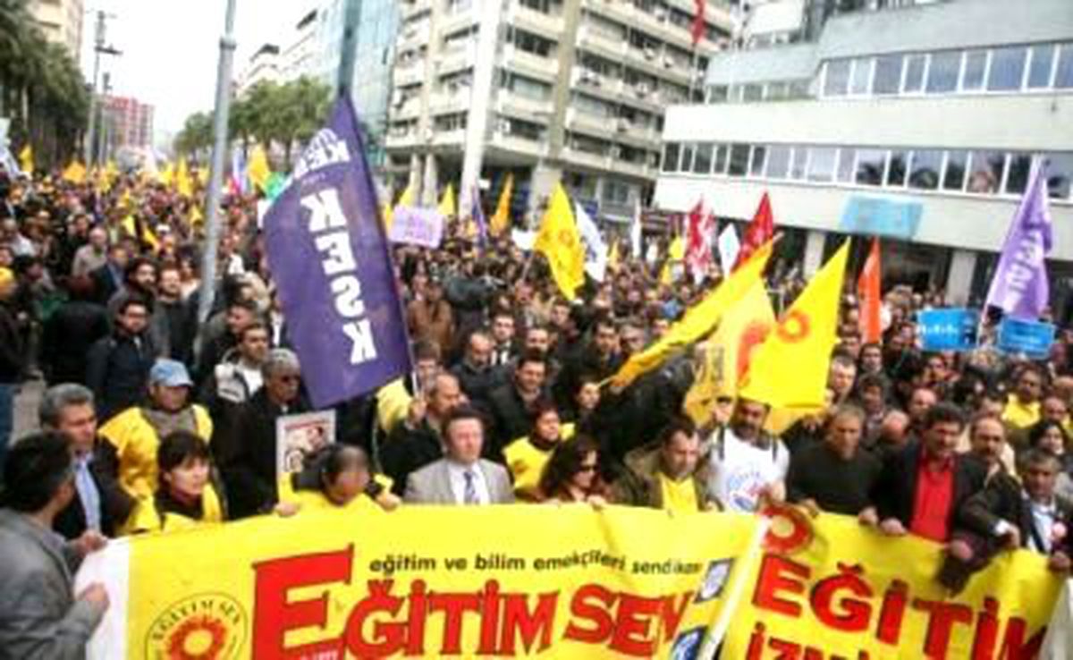 İzmir3 Konak Meydanındaki Protestoda Arbede Çıktı
