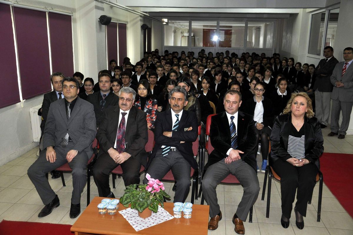 Kaymakam Genel Öğrencilere Mesleğini Anlattı