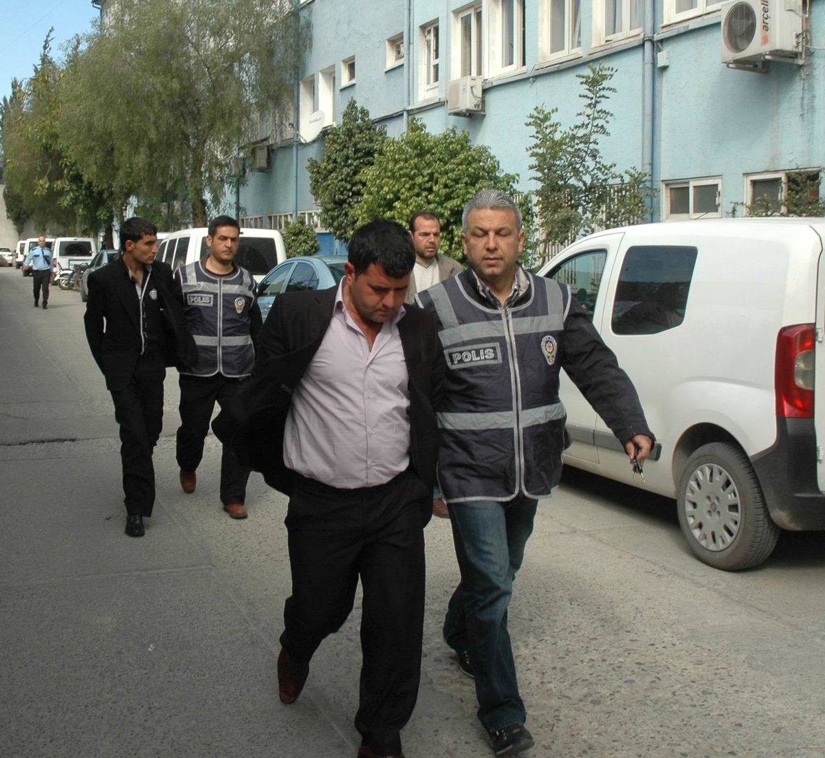 Kck Tehdidiyle 2 Kişiyi Dolandırdılar