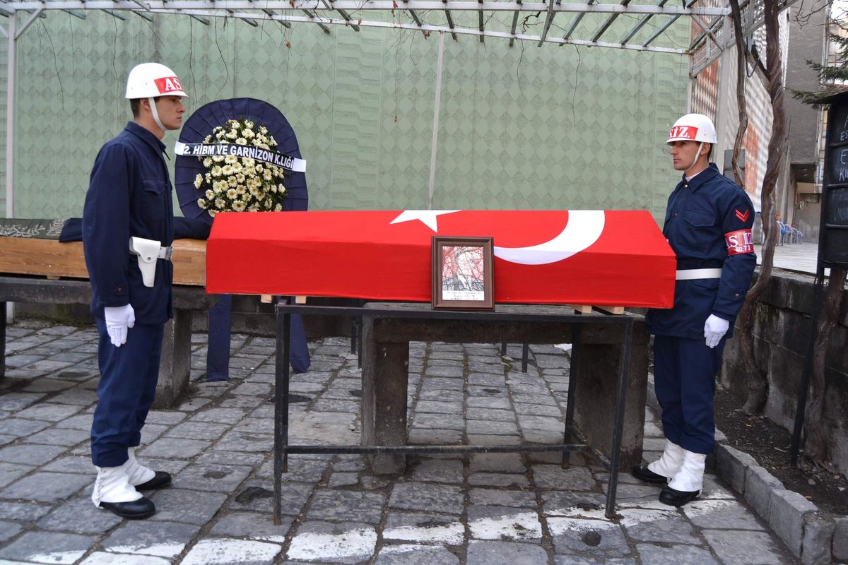 Kıbrıs Gazisi Toprağa Verildi