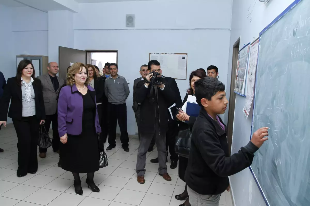 KKTC Başbakanı\'nın Eşi ve Beraberindeki Heyetin Gaziantep Temasları