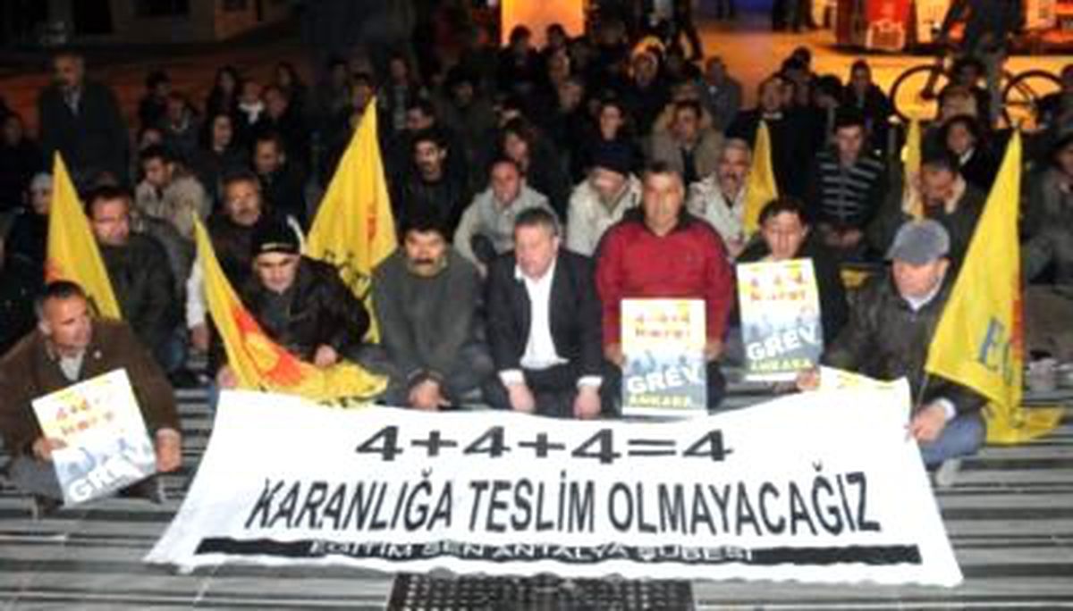 Meclis 4+4+4\'ün Görüşmelerine Başladı, Tepkiler Sokağa Taştı