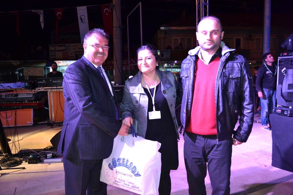 Nişanlı Gençlere Nevruz Hediyesi