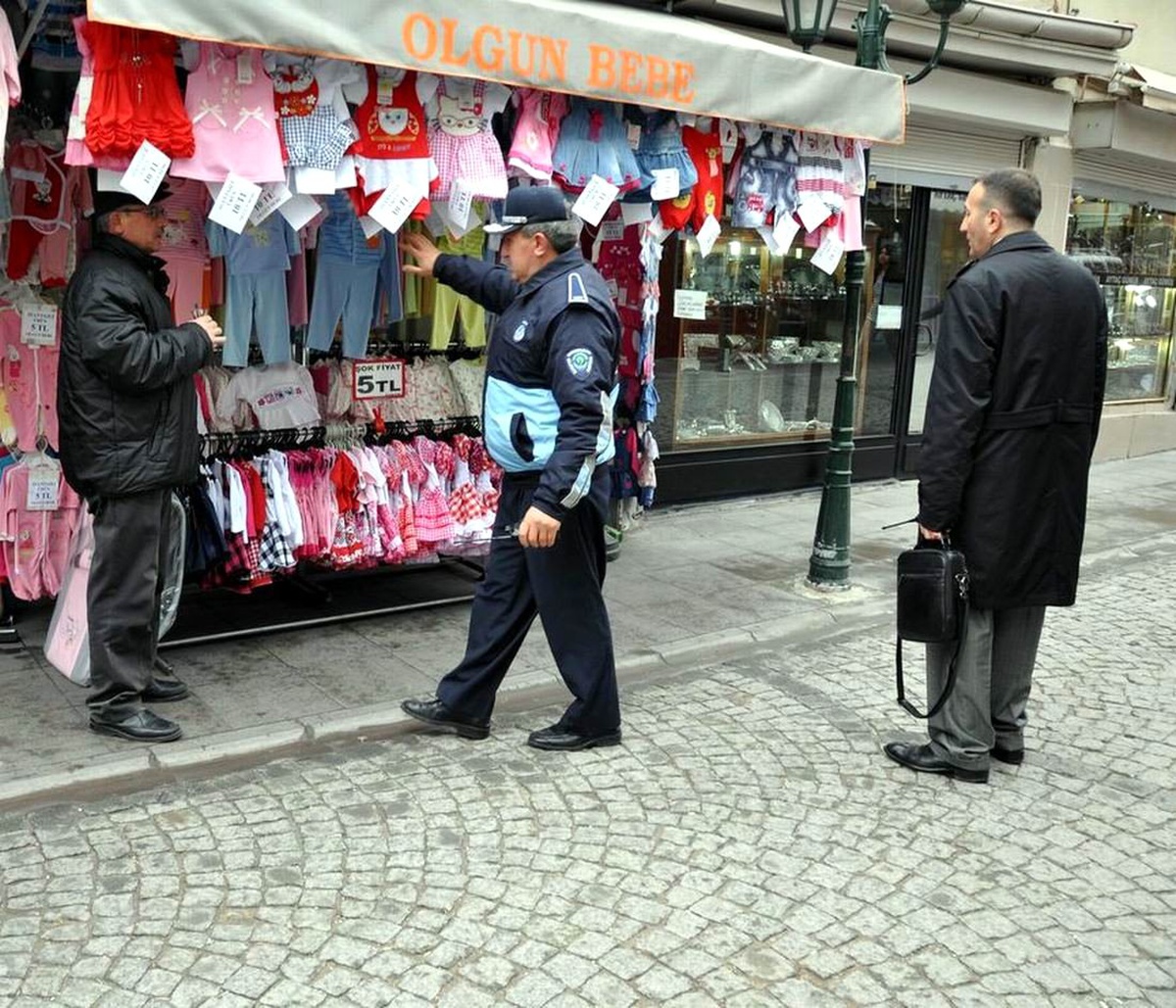 Odunpazarı Belediyesi Zabıta Ekiplerinden Kaldırım İşgaline Geçit Yok