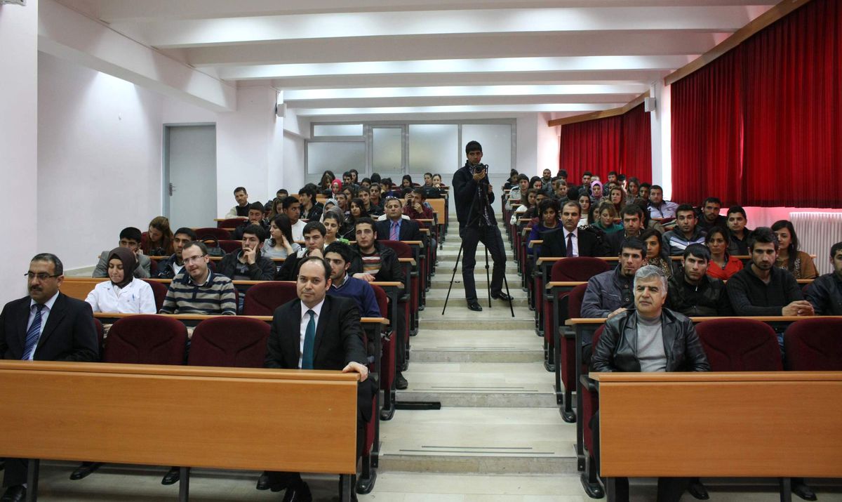 Öğrenciler Gelecekteki Kariyerleri Konusunda Bilgilendirildi