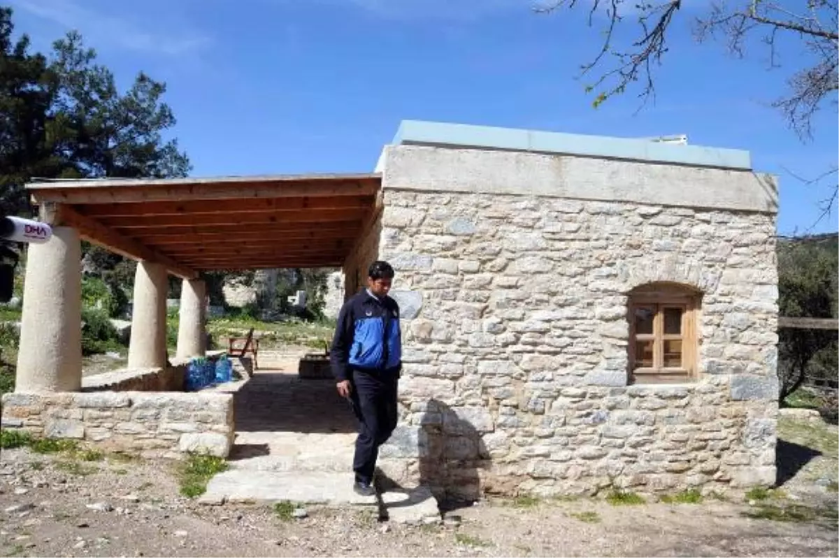 Pedasa Antik Kenti Ziyaretçi Evine Girmişler