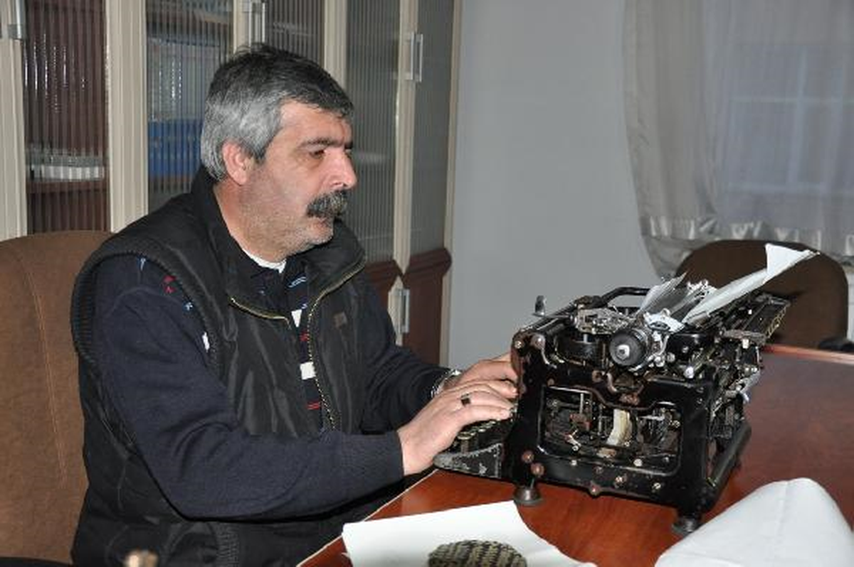 Said-İ Nursi\'nin İfadesinin Yazıldığı Daktilo Tatvan\'da Ortaya Çıktı