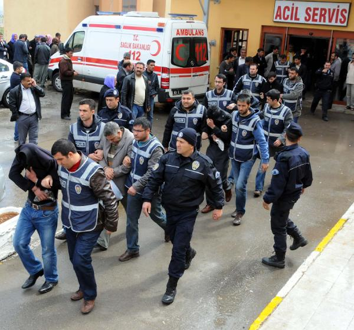 Şanlıurfa\'da Dolandırıcı Operasyonu: 8 Gözaltı