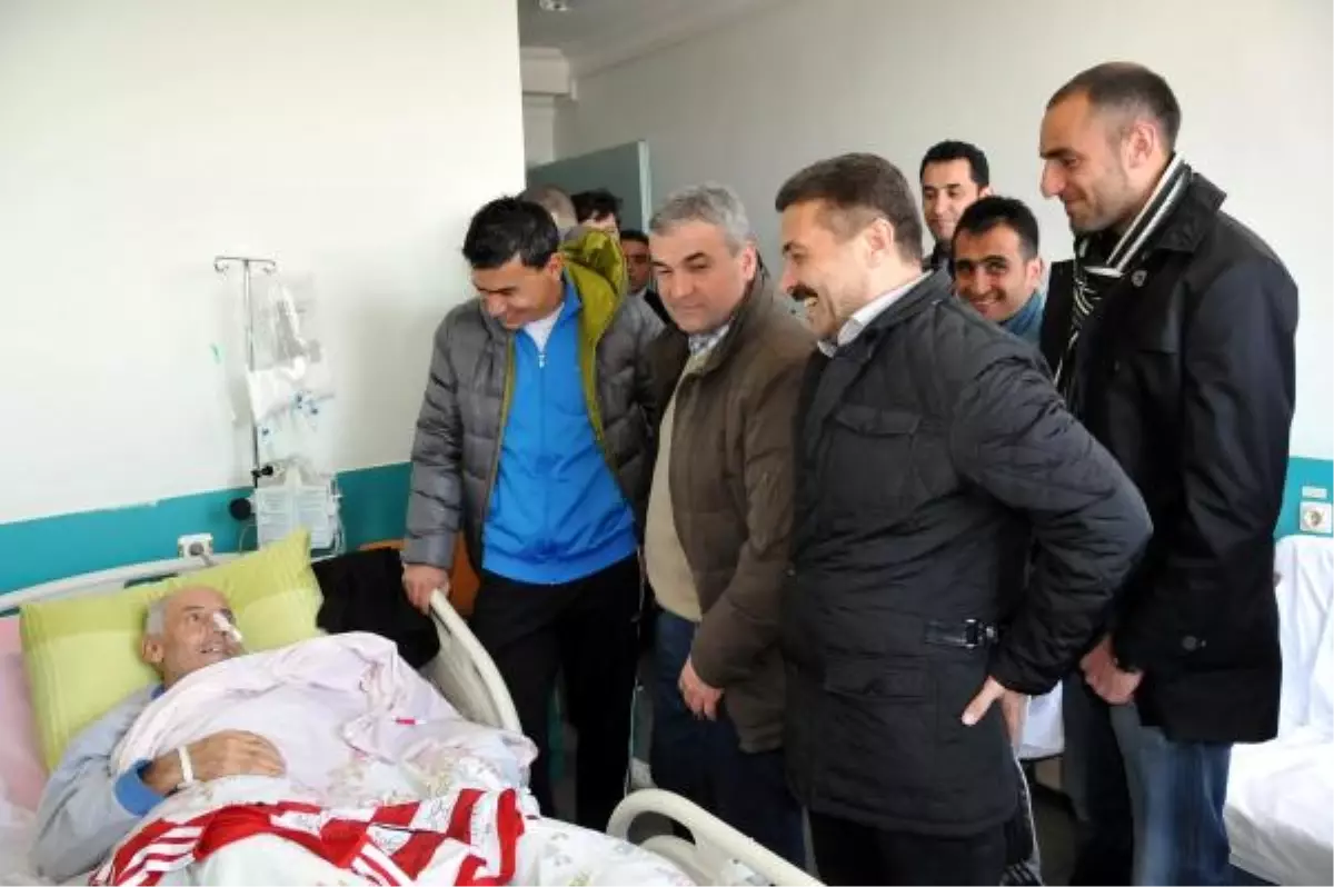 Sivassporlu Futbolcular Hasta Ziyaretinde