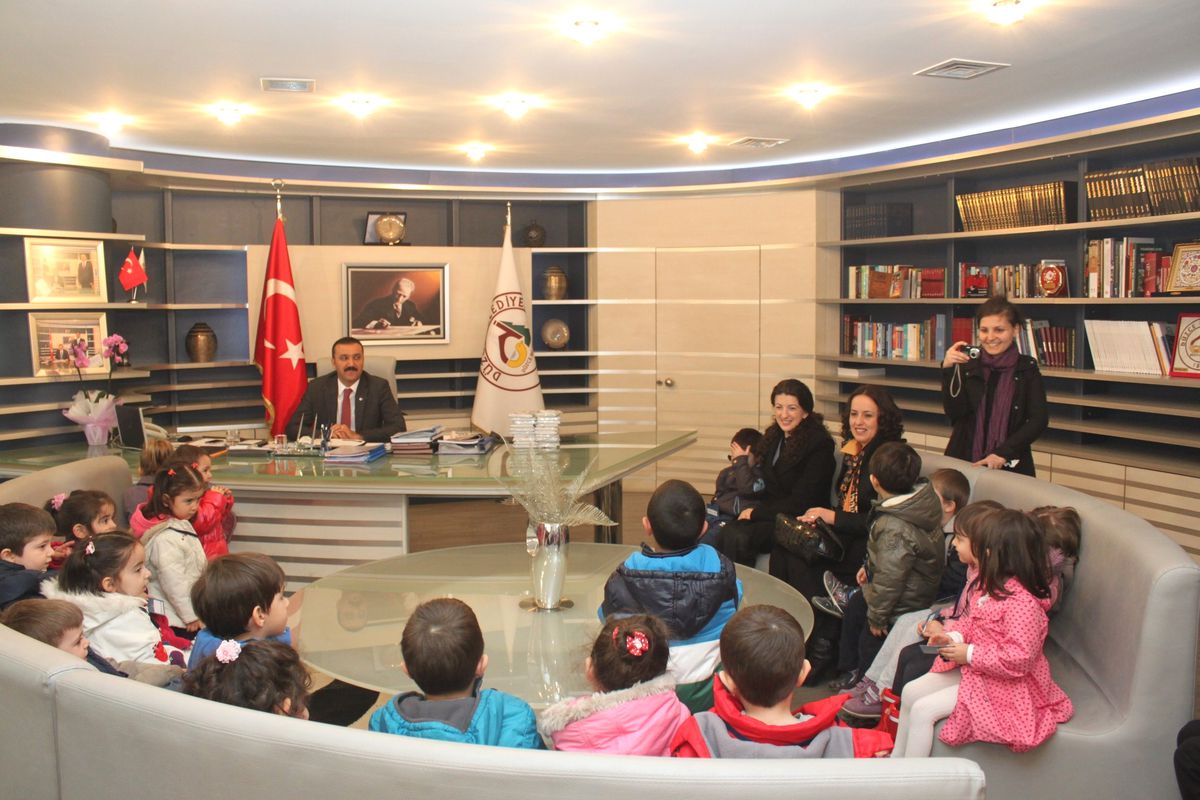 Şükran Öney Anaokulu Öğrencilerinden, Başkan Bayram\'a Ziyaret