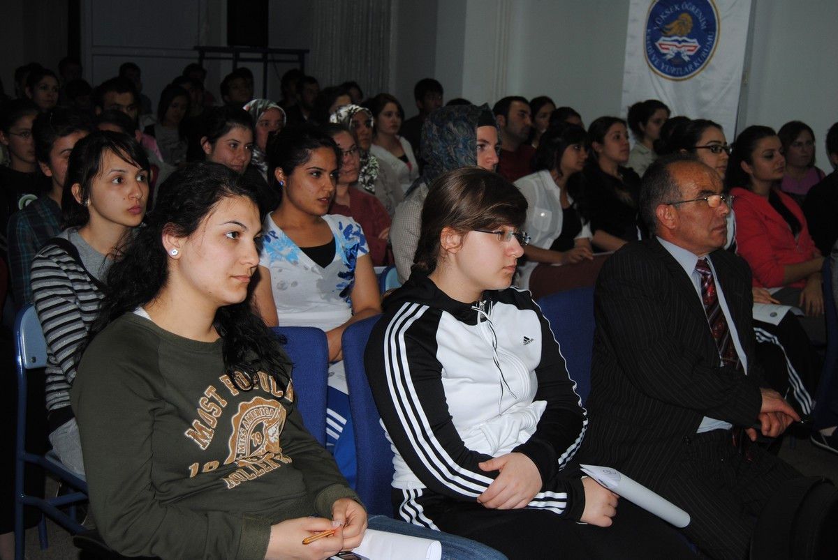 Üniversite Öğrencilerine Kolay Öğrenme Semineri