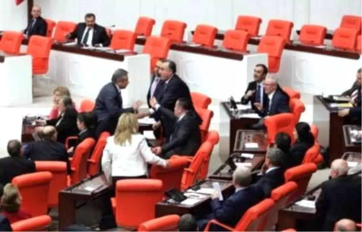 Zorunlu Eğitimi 12 Yıla Çıkaran Teklif Genel Kurul\'da