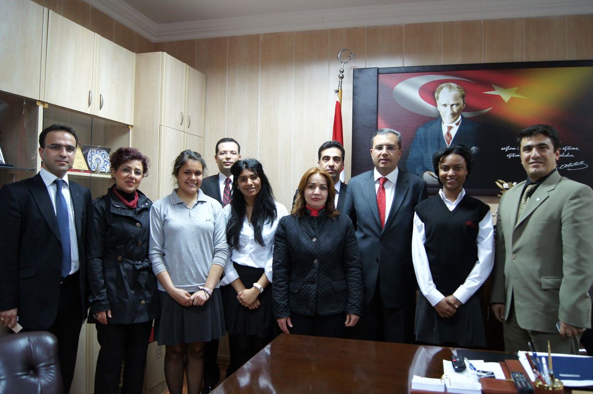 ABD\'li Öğrencilerden Milli Eğitim Müdürü Serin\'e Ziyaret