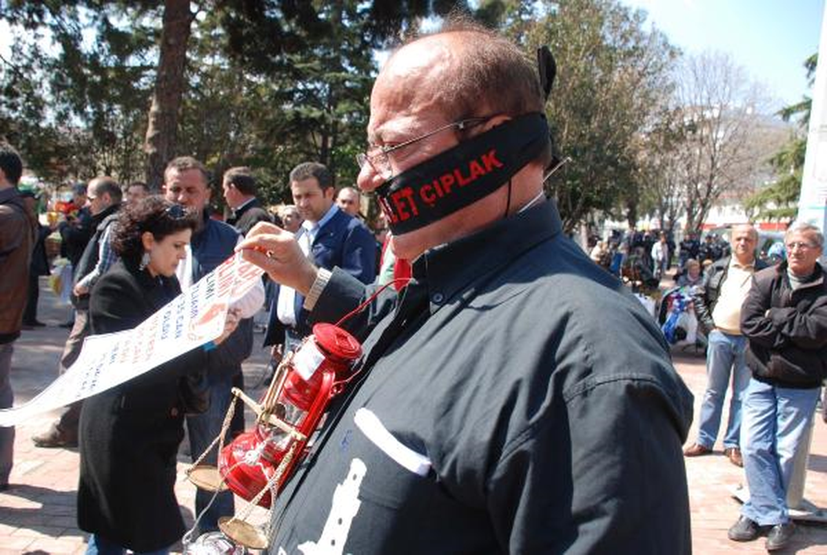 Alanyalı Gezginden Tekirdağ'da İlginç 'Zaman Aşımı' Eylemi