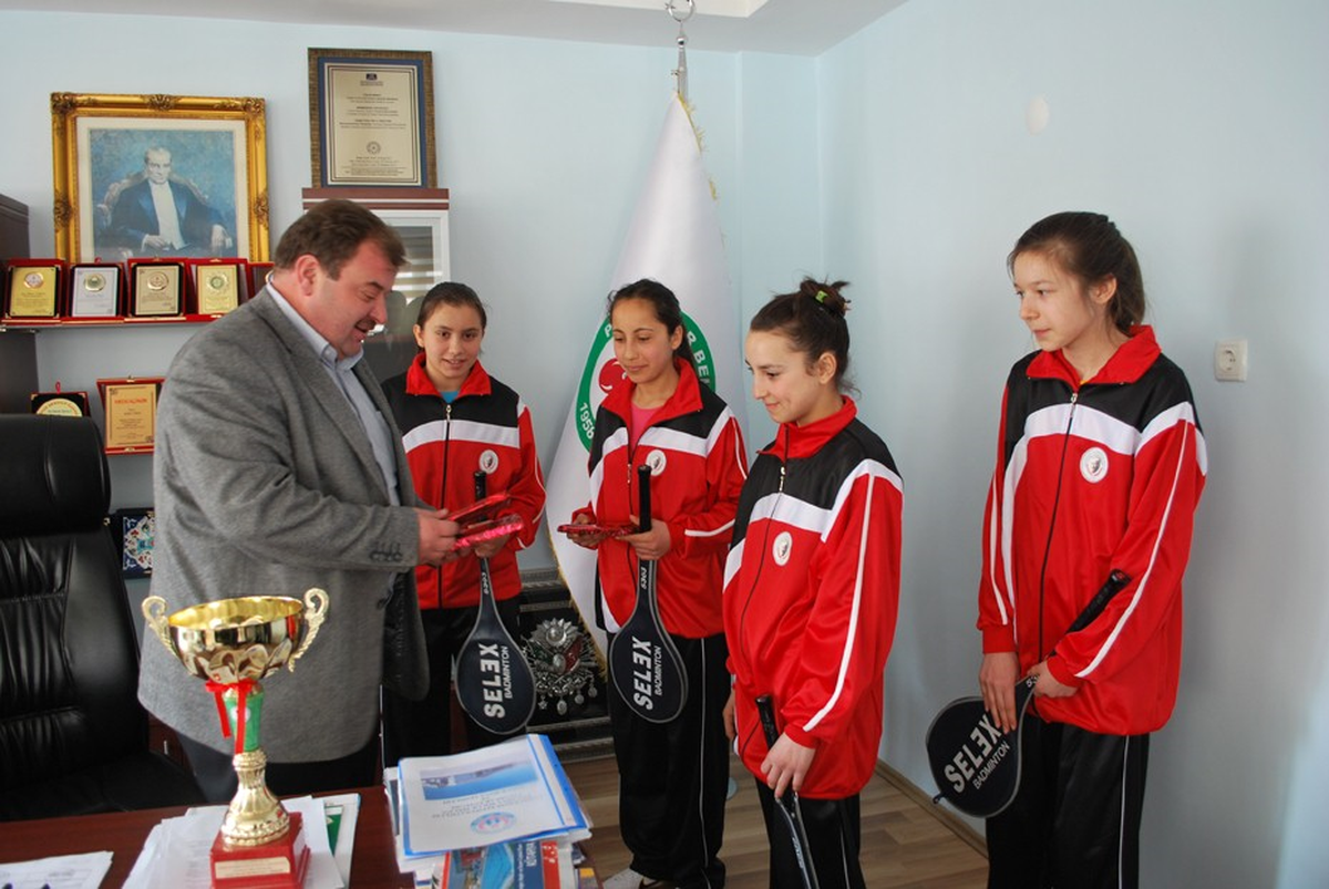 Badminton Takımı\'ndan Başkan Torun\'a Ziyaret