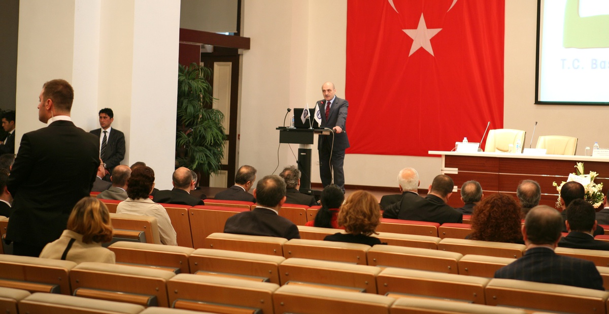 Bakan Bayraktar: "Kentsel Dönüşümü Yapmak Zorundayız"