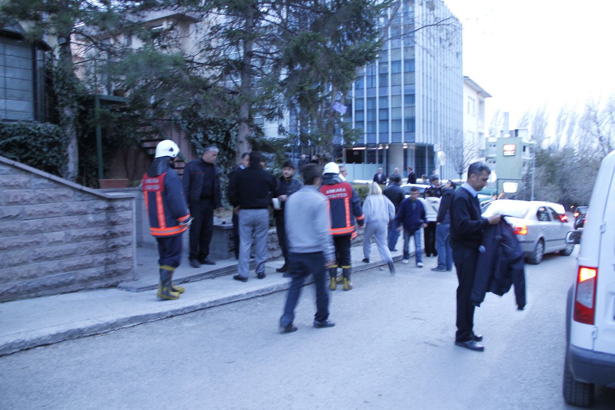 Barut Patladı: 3 Çocuk Yaralı