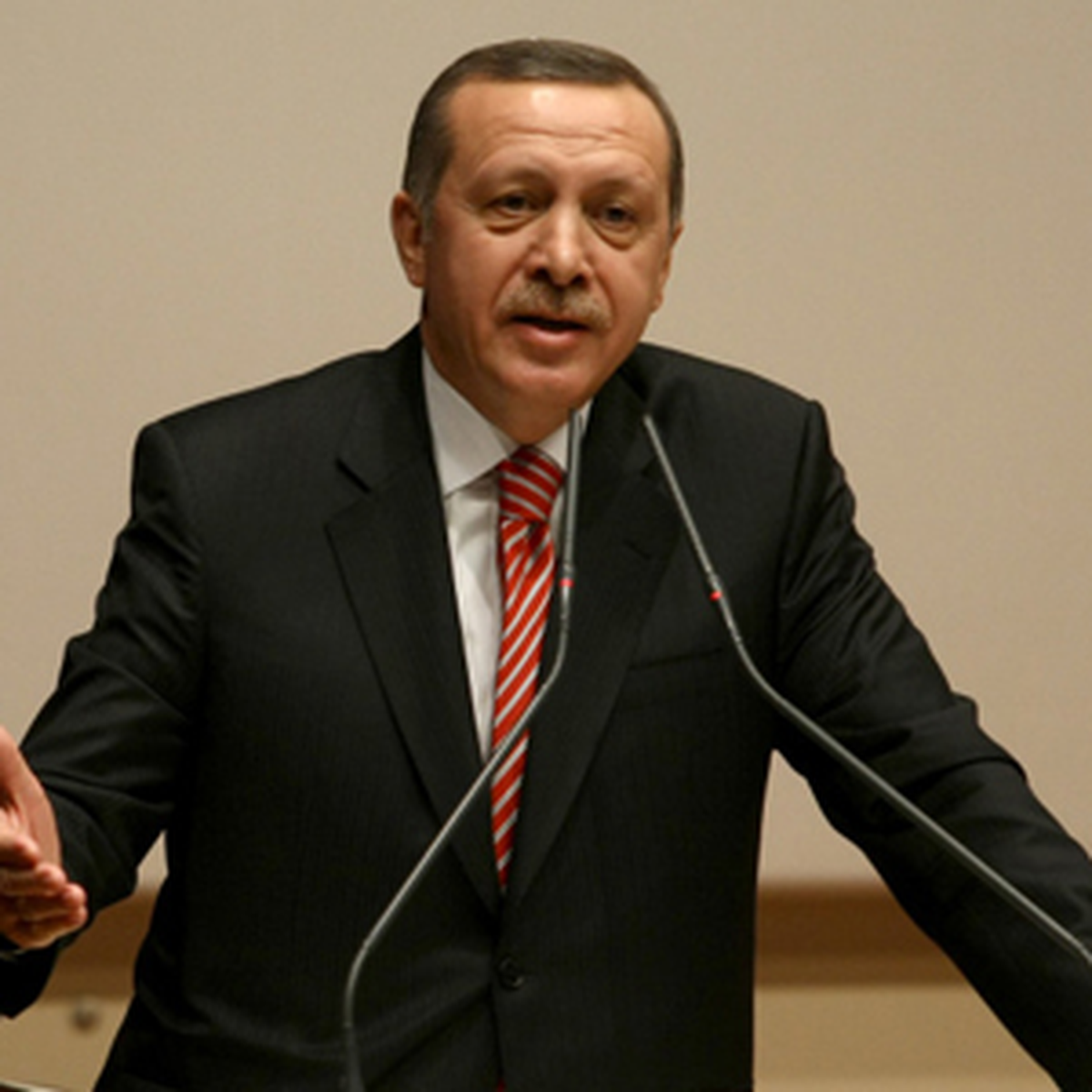 Başbakan Erdoğan(3): "Kur\'an Bir Süs Eşyası Değildir"