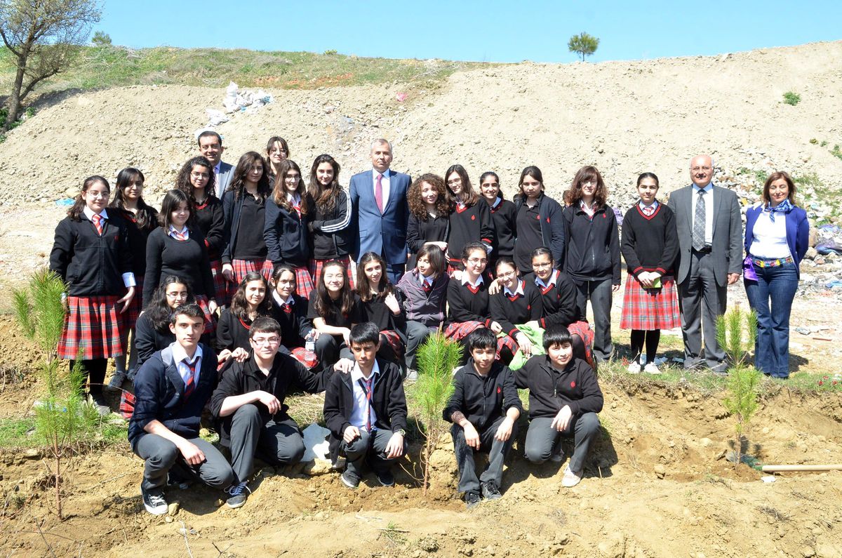 Binlerce Fidan Toprakla Buluşuyor
