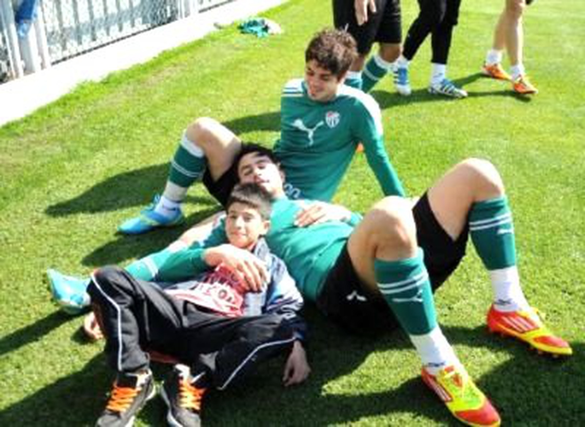 Bursaspor, Antalyaspor\'a Bileniyor