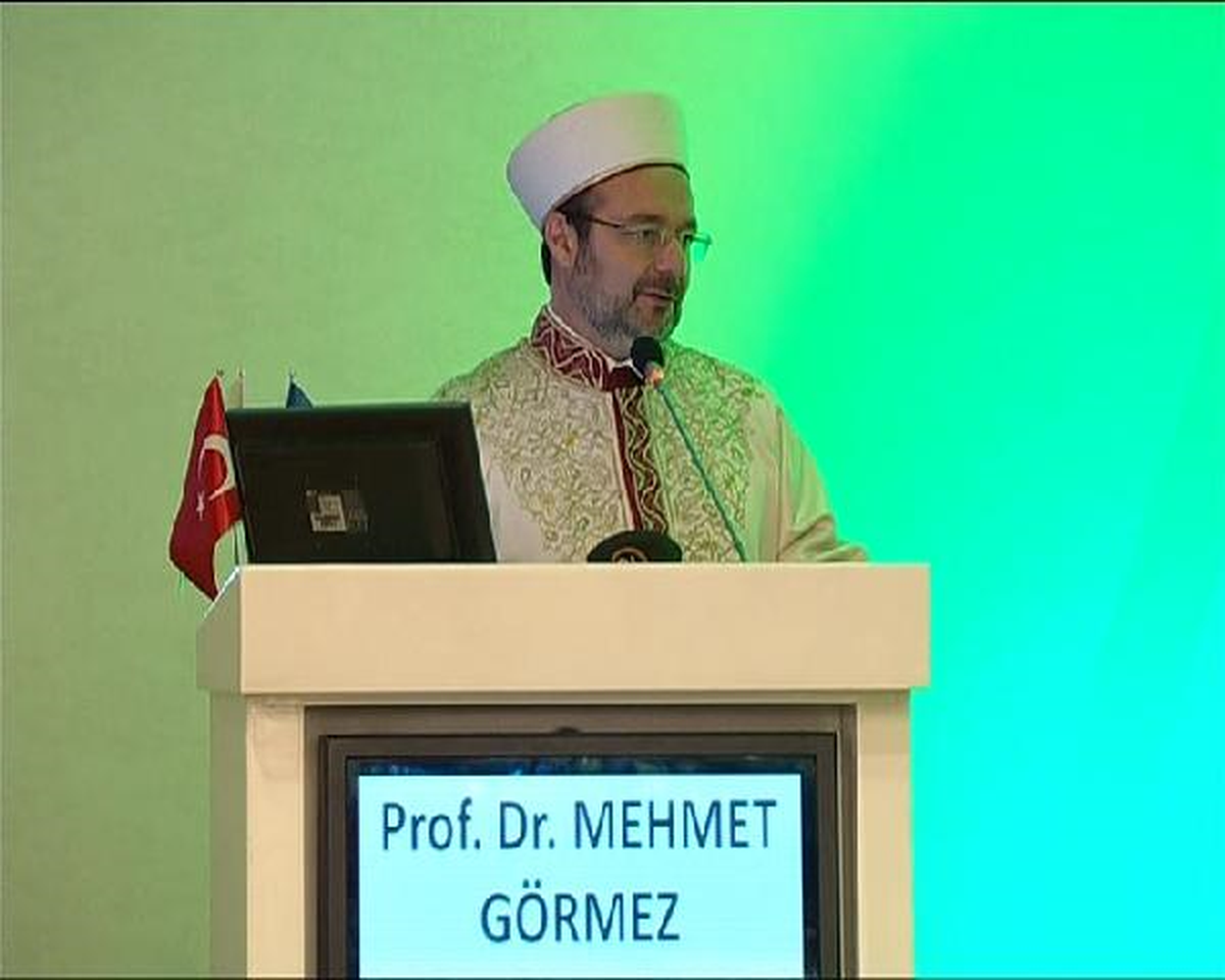 Görmez: Din Eğitimini Tartışmamalıyız\'