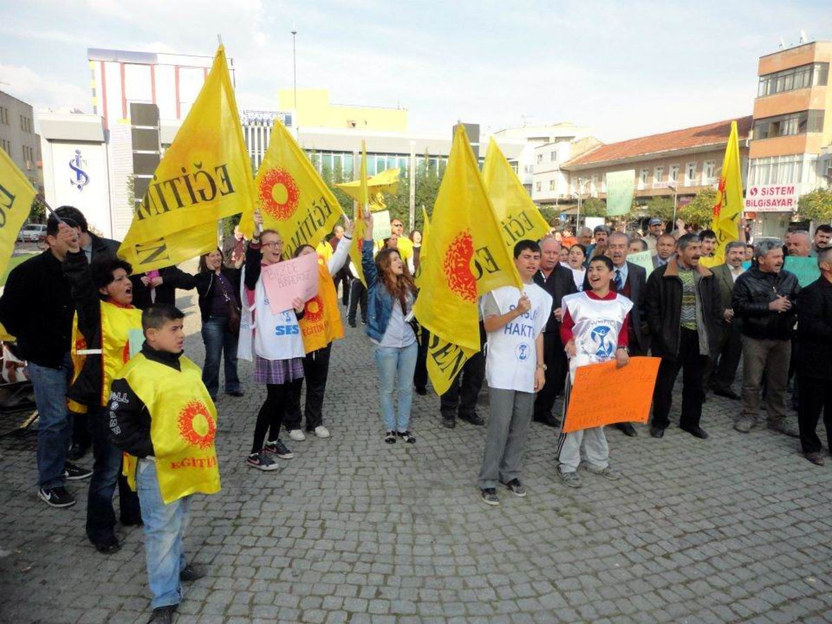 Eğitimsen, Yasa Teklifini Protesto Etti