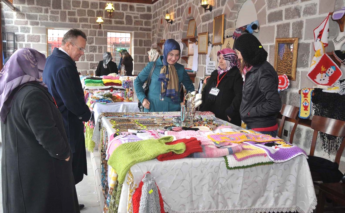 El Ürünleri Pazarı Yeni Sezon İçin Kapılarını Açtı
