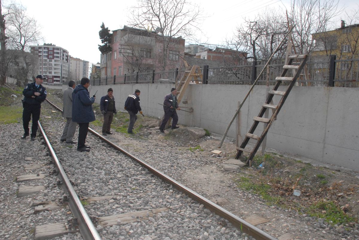 Faciaya Davetiye Çıkaran Merdivenler Söküldü
