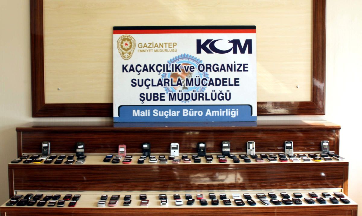 Gaziantep\'te, 120 Adet Kaçak Cep Telefonu Ele Geçirildi