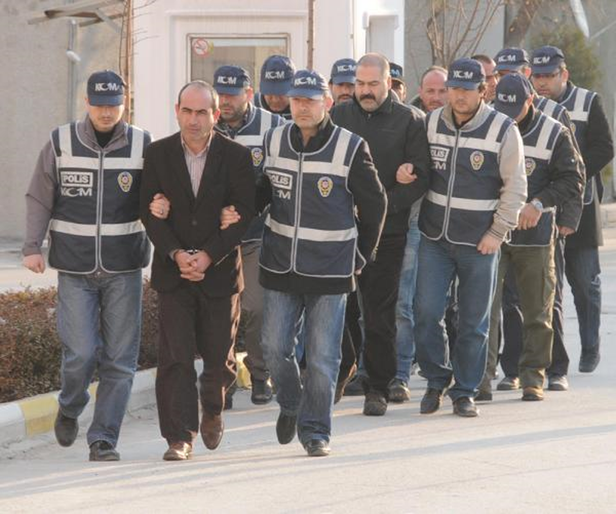 Gizli Kameralı, Satırlı ve Kamçılı Çete Çökertildi