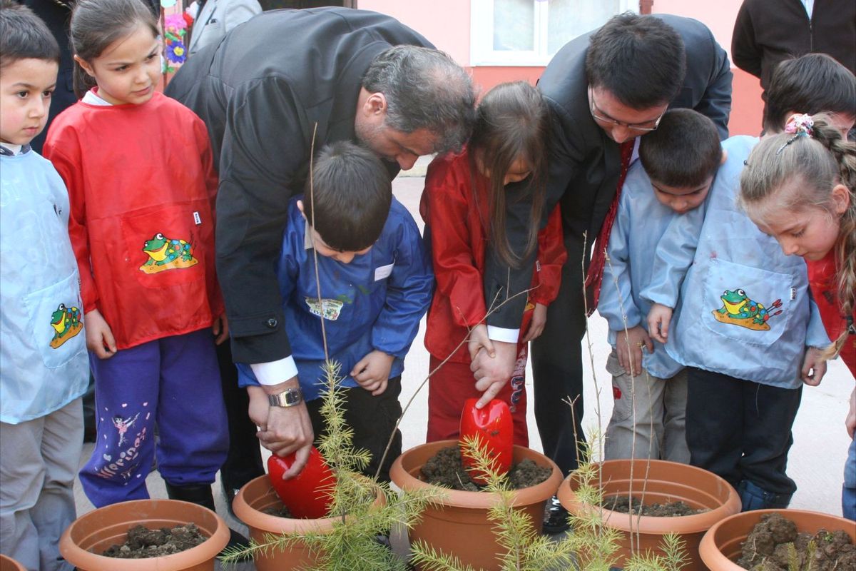 Güneysulu Minik Öğrenciler Ağaç Dikti